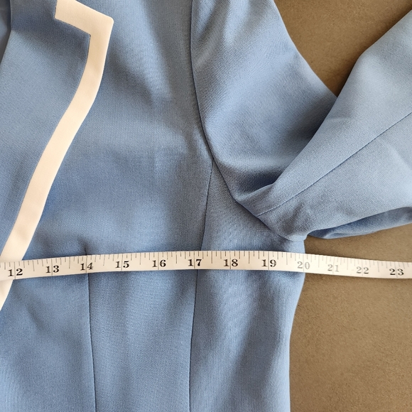 Le Suit Blue Contrast Tipped 2 Piece Pant Suit Set Size 12P NWT Office - Picture 8 of 14